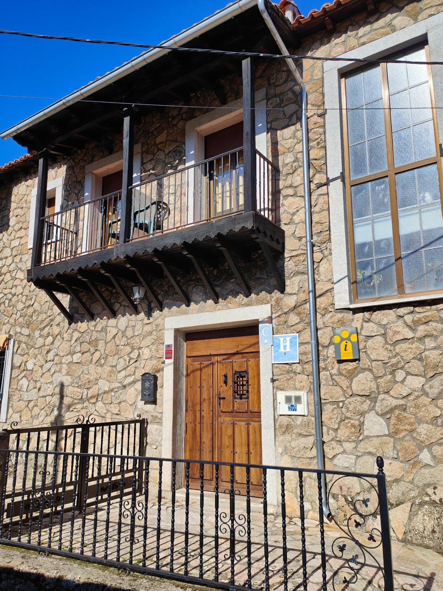 Hostal Montemayor Montemayor del Rio 외부 사진